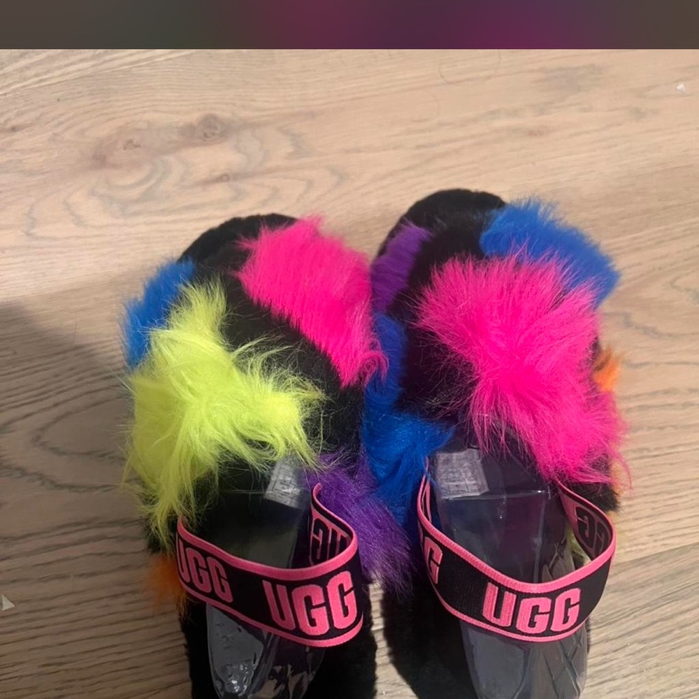 UGG Women's Multicolor Fluffy Slippers